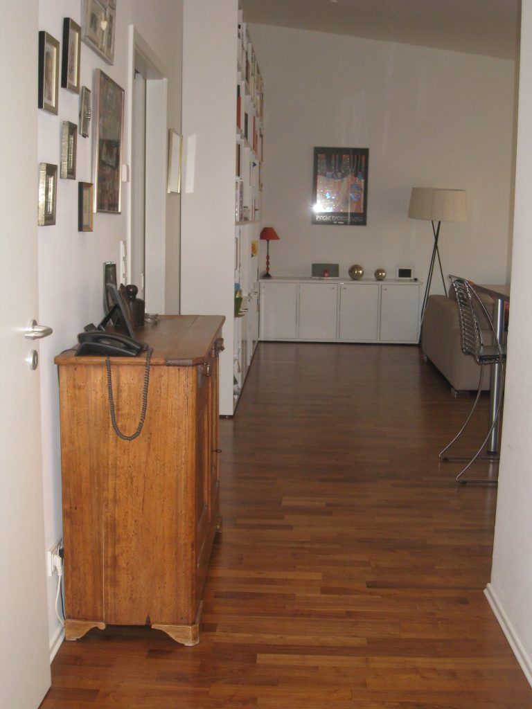 Entrée - Meuble en bois - Optimisation d'un petit appartement
